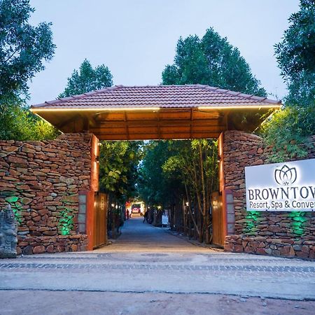 היידראבד Brown Town Resort & Spa מראה חיצוני תמונה