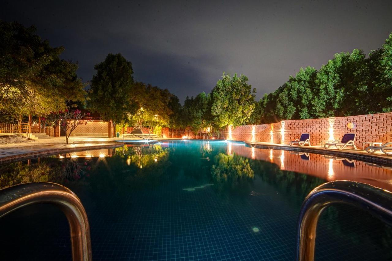 היידראבד Brown Town Resort & Spa מראה חיצוני תמונה