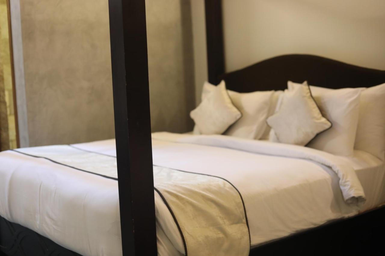היידראבד Brown Town Resort & Spa מראה חיצוני תמונה