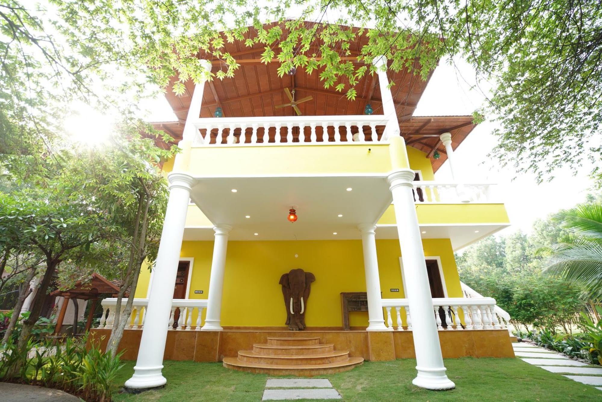 היידראבד Brown Town Resort & Spa מראה חיצוני תמונה